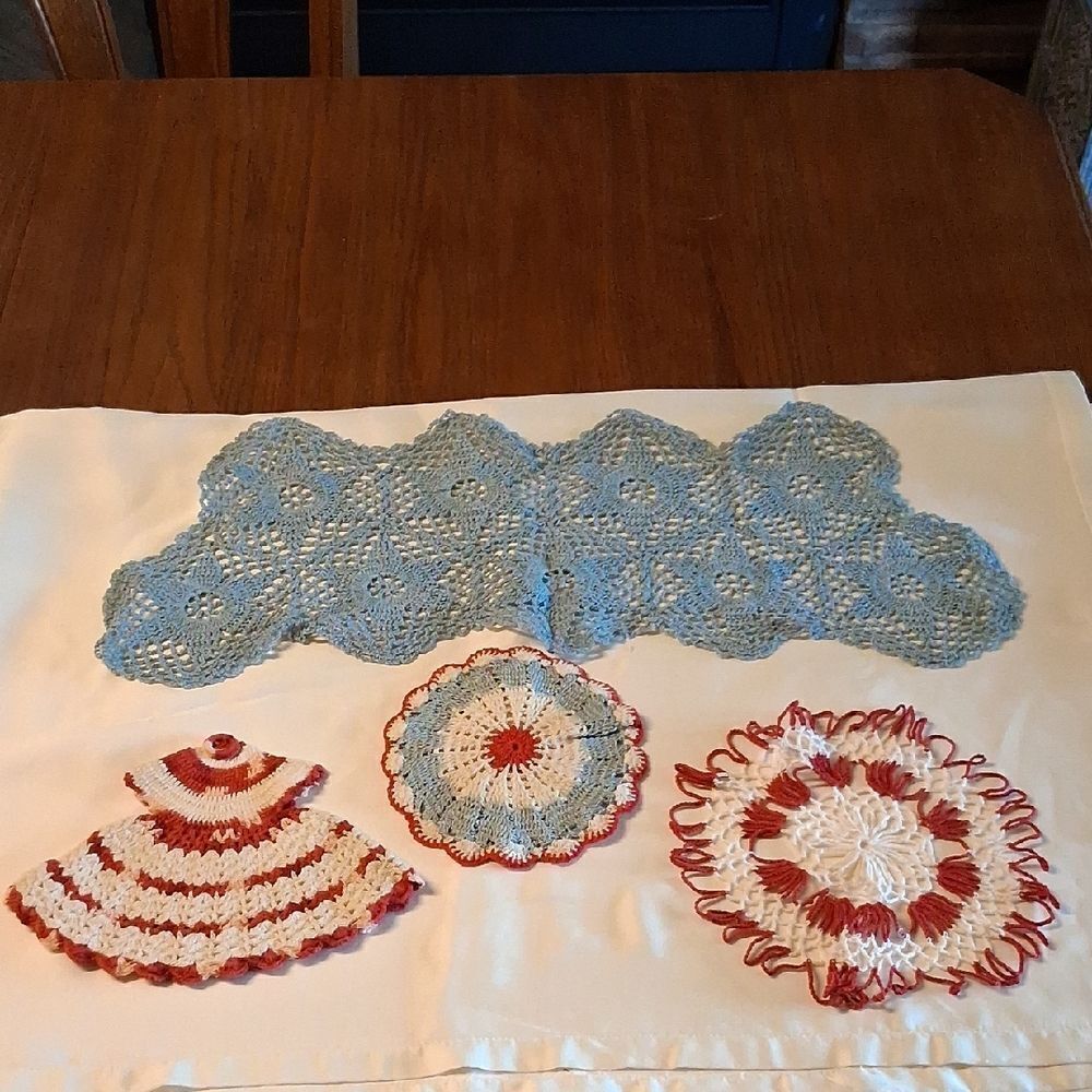 Vintage Crochet potholders/ hotpad /trivet,‎ doilie, dress, Americana, Valentine